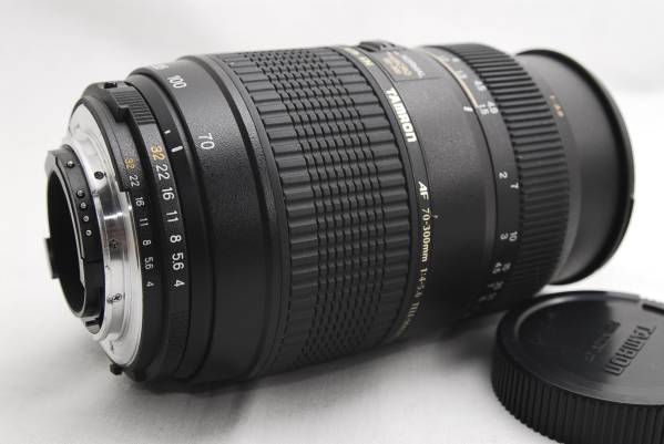 ★美品付属有★ Tamron 70-300mm 4-5.6 a17 ニコン用 広角レンズ