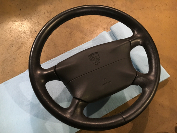 Porsche930 ポルシェ　純正ステアリング　エアバック使用不可 ポルシェ 993 ステアリング エアバッグ付 マニュアル車両 パーツ