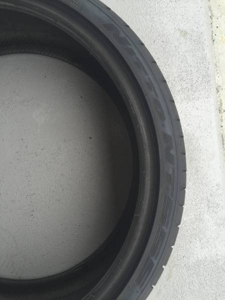 NITTO NT555 Extreme ZR 225/35ZR20 2本　８～9山