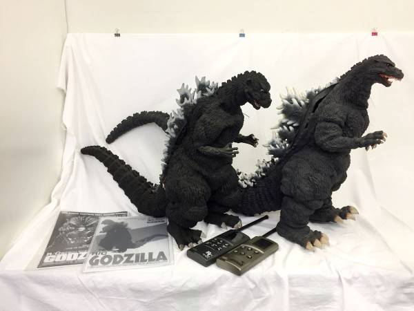 ◇ 送料無料 東京マルイ R/C ゴジラ 初代 ＆ ビオランテ版