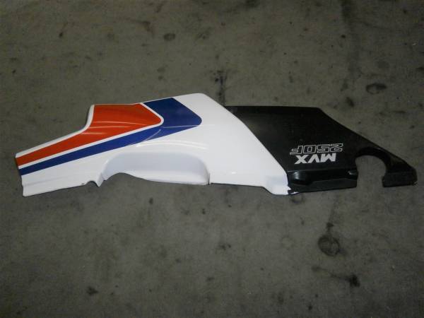 MVX250F 左 シートカウル サイドカバー サイドカウル 実動 MC09