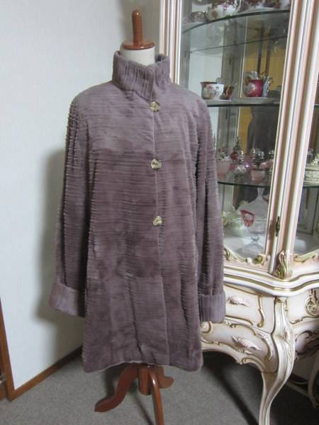 軽くて暖かなかわいいデザインのウィーゼルミンクのコート