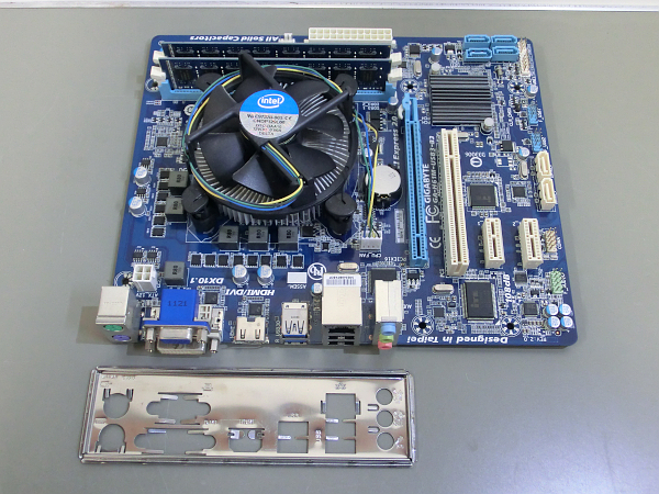 47539. GIGABYTE GA-H61M-USB3-B3 1155 / Core i5 2400 メモリ付