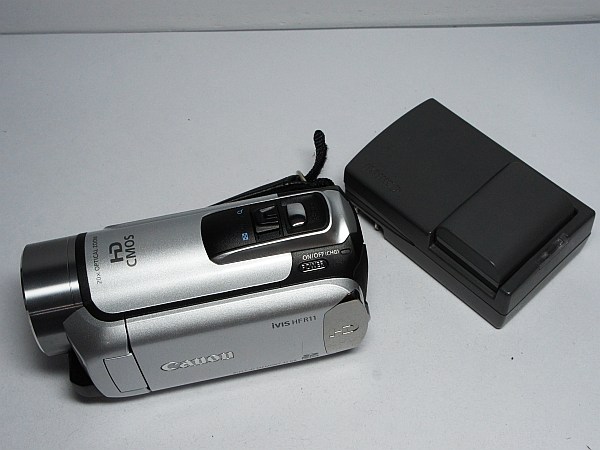 ●安心保証●超美品●iVIS HF R11 スノーシルバー●