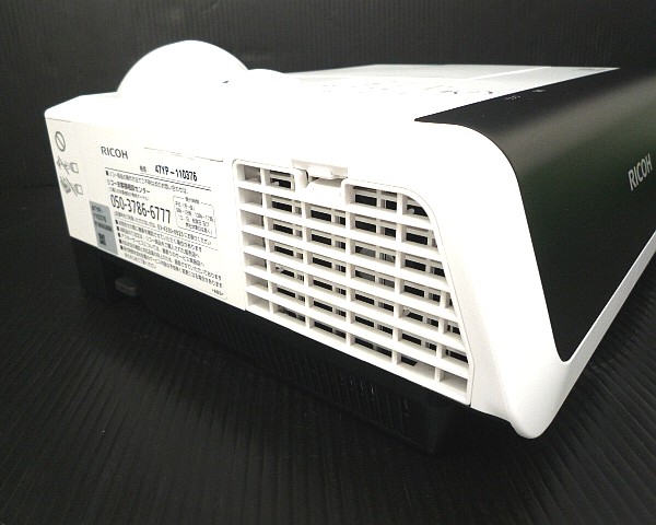 RICOH リコー 短焦点プロジェクターPJ WX4240N 持ち運びバッグ付き