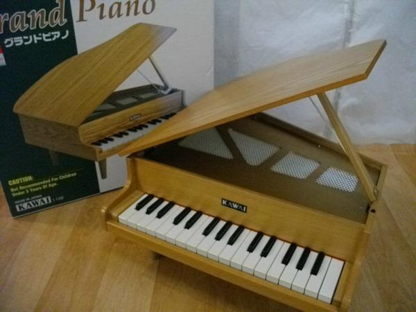 【美品】KAWAI カワイ グランドピアノ ミニピアノ 1102 木目調 木目調☆カワイ グランドピアノ 1102 KAWAI カワイグランドピアノ ミニ