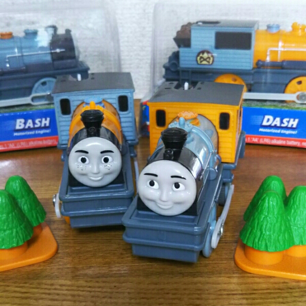 【破格】ダッシュ＆バッシュ☆プラレール 新品 trackmaster