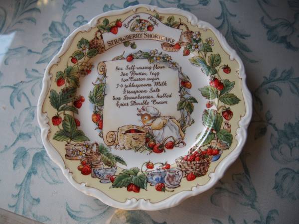 ブランブリーヘッジ ストロベリー 20㎝プレートBrambly Hedge