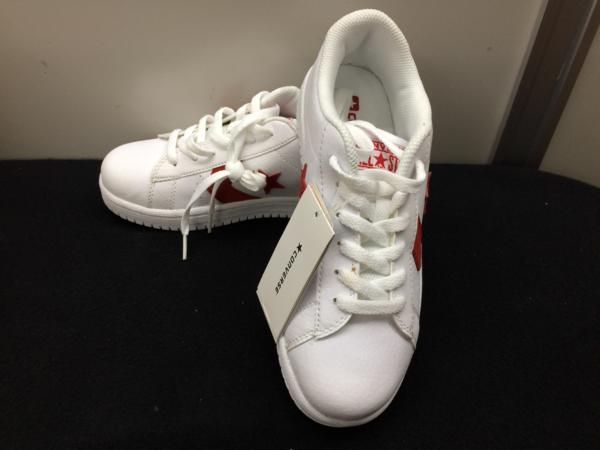 ヤフオク年末 未使用 CONVERS ONE STAR 白×赤 ひも付き 24cm