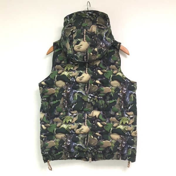【美品】ダウンベスト リアルツリーカモ　サルカモ A BATHING APE A APE エイプ リアルツリー サルカモ 迷彩 ダウンベスト S 正規品