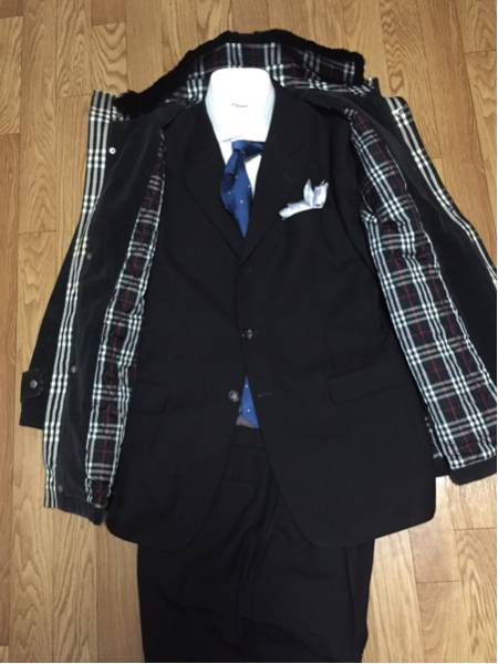 バーバリーブラックレーベルのラビットファー付コート裏チェック