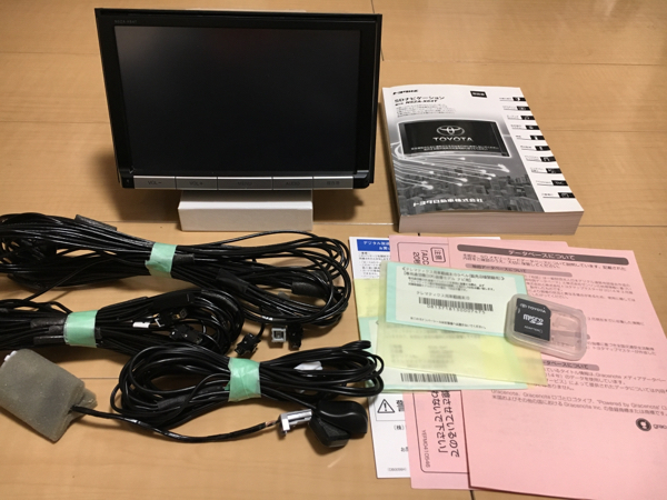 美品☆トヨタ純正8型ナビ☆NSZA-X64T☆プリウスα取付キット付(トヨタ