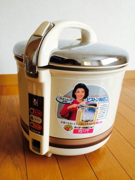 【値下げ】　(中古品)　TIGER ホワイト炊飯器 昭和レトロ☆TIGER/タイガー 炊飯器/炊飯ジャー 中古(炊飯器)｜売買