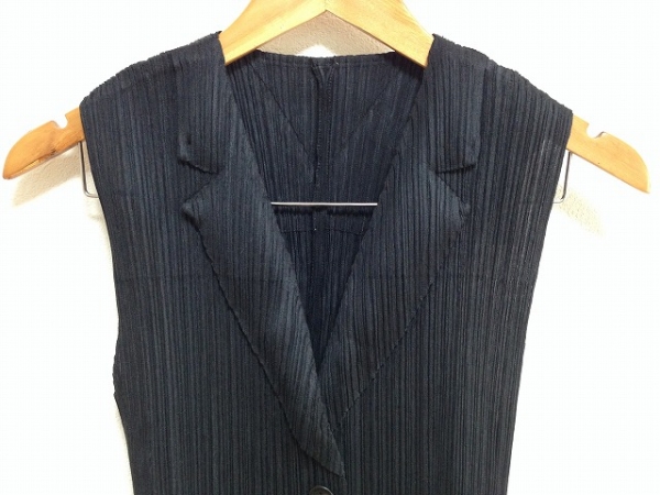 プリーツプリーズ ベスト レディース 黒 プリーツ PLEATS PLEASE