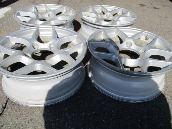 ジムニー ホイール 中古 16インチ タイヤ（タイヤ・ホイール 純正 JB23