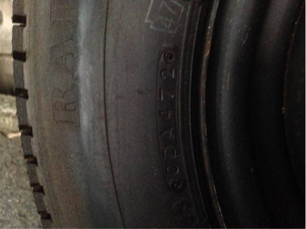 s30z 240z 1972年式 HLS30 左ハンドル スペアタイヤ 175 HR 14 PCD114.3 4穴_3