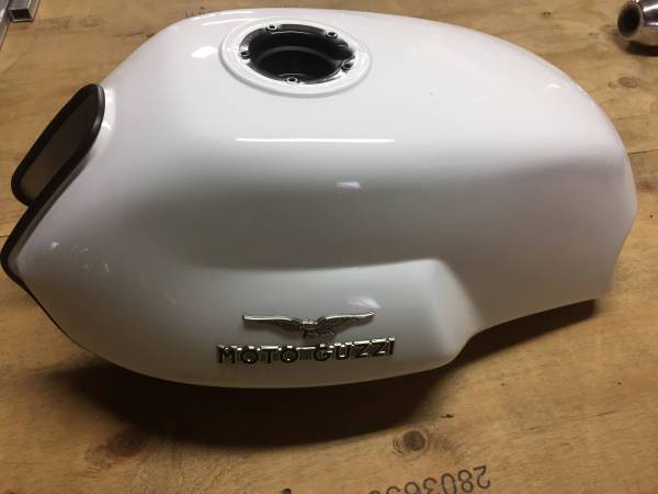 ☆モトグッチ V7 タンク 純正 ホワイト ノーマル 2 V7 GUZZI MOTO