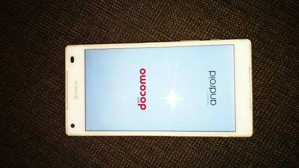 Docomo Xperia z5 compact SO02H ホワイト 美品_1
