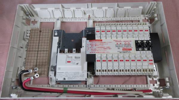 美品・動作、新古品■Pnssonic 住宅用分電盤　主管漏電60A　100V/20A×16回路　100・200V/20A×3回路　200V/30A×１回路■