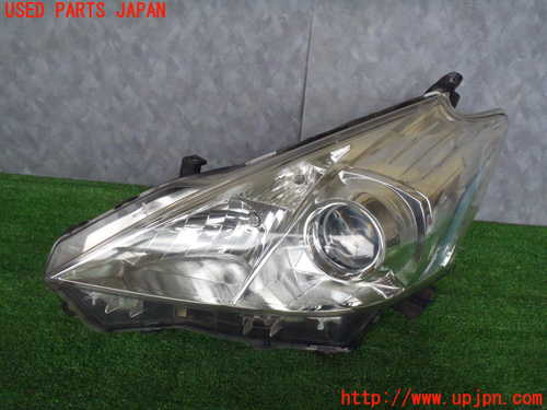 1UPJ-28151132]プリウスα(ZVW41W)左ヘッドライト ハロゲン 中古