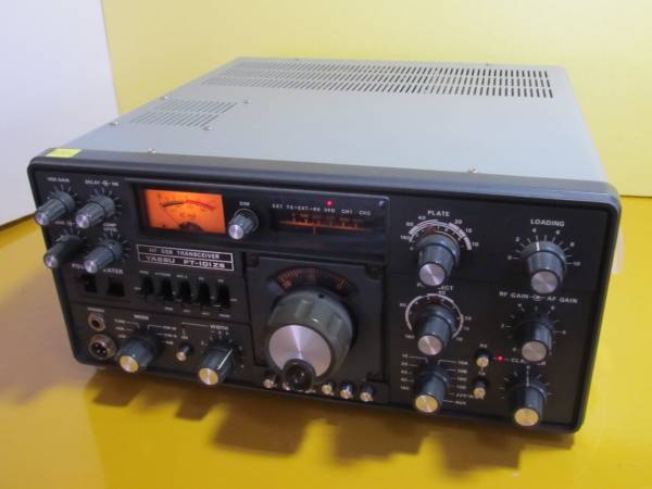 ヤエス FT-101ZS SSB HF機 アンティーク 昭和 YAESU