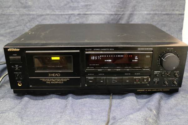 オーディオ機器 Victor TD-V707 カセットデッキ動作するジャンク