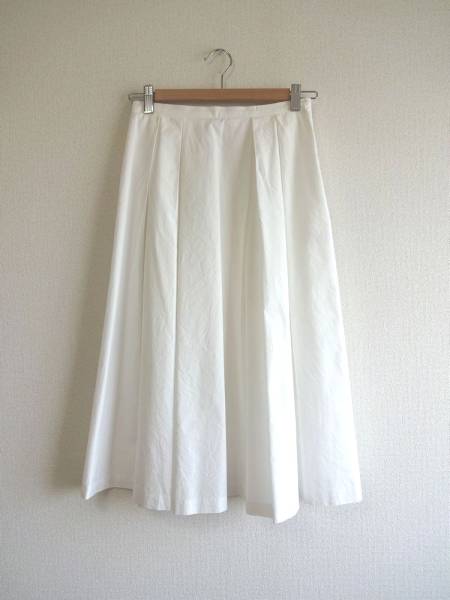 トゥモローランドコレクションTOMORROWLAND collection コットンタイプライター タックスカート 白 36　菊池京子