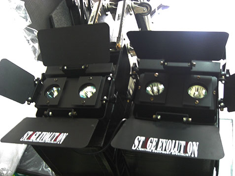 ステージライト2個セット ミニブル ステージライトSTAGE EVOLUTION LIGHTBOX2中古2台1セット①