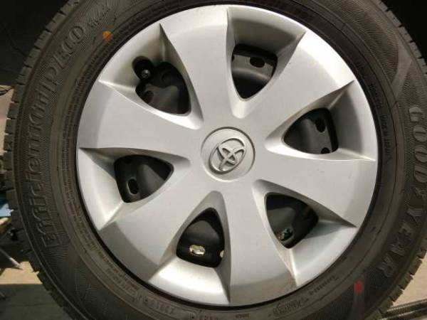 4-131045 KGC30 パッソ 純正 スチールホイール タイヤ　カバー付