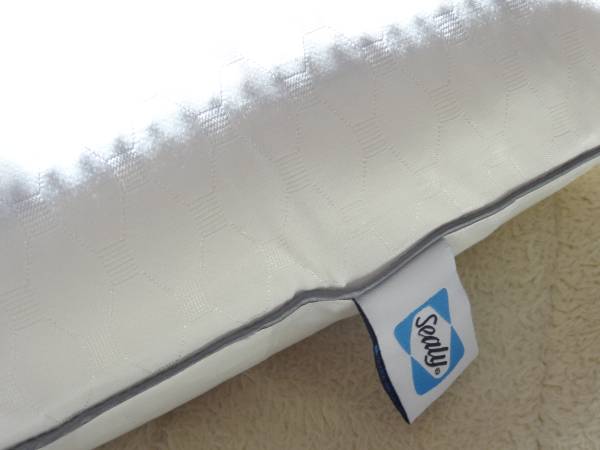 ★Sealy シーリー　メモリーフォーム＆コンフォートジェルピロー　低反発枕　★ほぼ新品★　専門店で購入