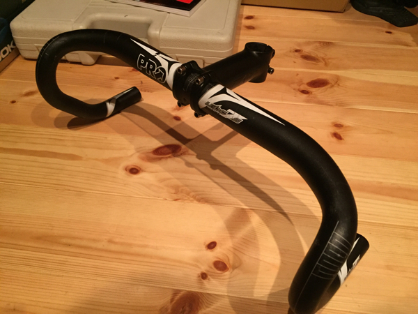 SHIMANO PRO VIBE7Sハンドルバー、TNI ステム