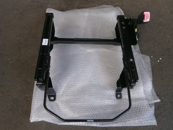 シートレール(ミツビシ:ekワゴン/トッポ/日産:オッティ) 商品詳細 NANIWAYA/ナニワヤ シートレール RECARO/Bタイプ eKワゴン