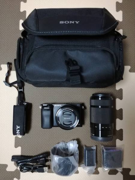 ■新古品■SONY ミラーレス一眼 α6000 ダブルズームレンズ E PZ 16-50mm OSS + E 55-210mm★新品カメラバッグ付き★