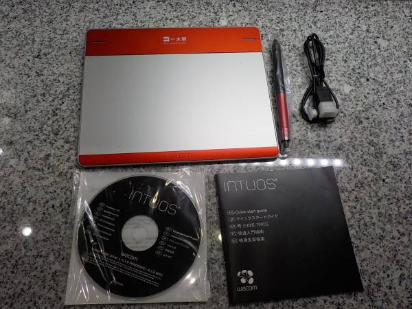未使用の一太郎30周年記念モデル Intuos pen & touch CTH-480/R3です。