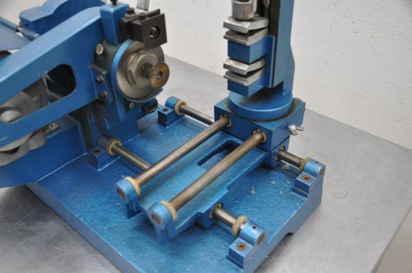 e111☆フキ/FUKI☆キーマシン/FC-2/合鍵複製機/鍵屋/卓上/コンパクト/動作保証◎