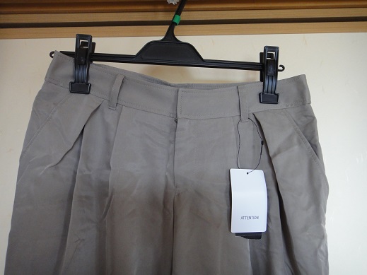 【新品】LAUTREAMOUNT ベージュのパンツ★サイズ40★