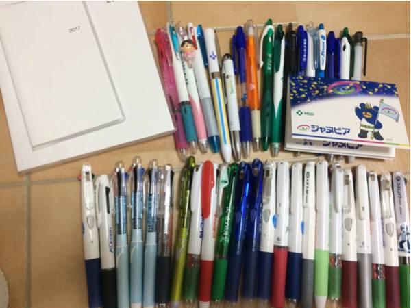 製薬会社 ノベルティ ボールペン 3色 2色混ぜキャラクター など30本 キャラクター 売買されたオークション情報 Yahooの商品情報をアーカイブ公開 オークファン Aucfan Com