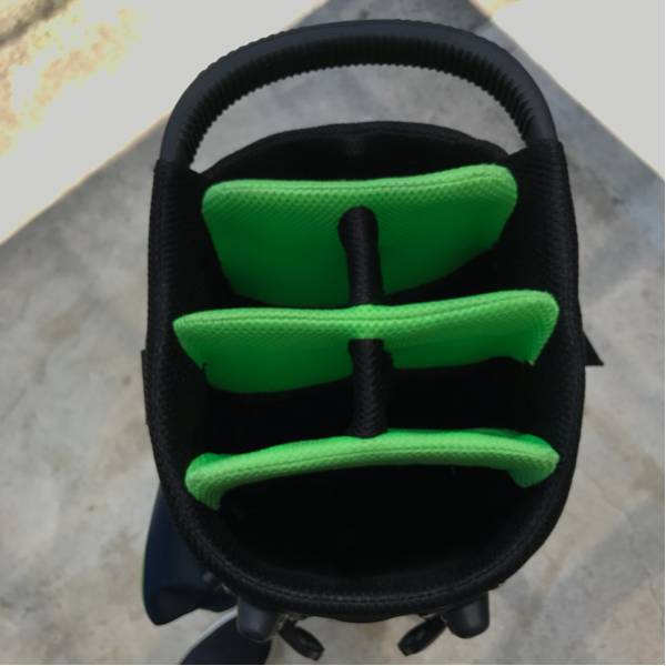 キャディバッグ スタンド型_2