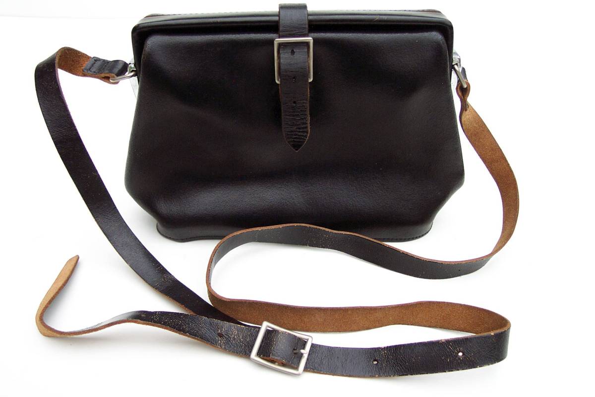 コムデギャルソン（COMME des GARCONS）クラックレザーがま口小型ショルダーバッグブラックヴィンテージ本革