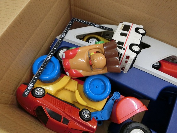 同梱不可 ジャンク品 ミニカー キャリアカー クレーン車 救急車 ミキサー車 アンパンマン 他 商用車 公用車 売買されたオークション情報 Yahooの商品情報をアーカイブ公開 オークファン Aucfan Com