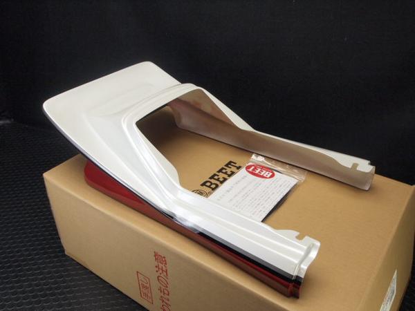 【SALE，大人気】 84-85CBX400F BEETシートカウル赤/白羽テールカウル.ロング(リア)｜売買されたオークション情報、yahooの商品情報をアーカイブ公開 - オークファン ホンダ用