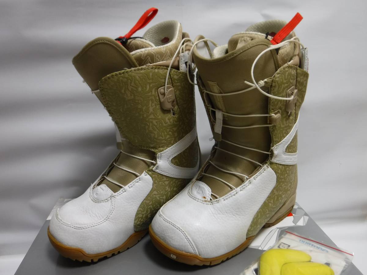 即決!!BURTONバートンブーツ【IONアイオン24cm（タン/白）】USED品