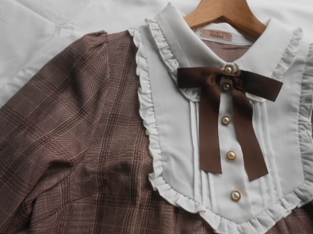 アマベル Amavel グレンチェック柄 Aラインワンピース ブラウン系 Mサイズ 売買されたオークション情報 Yahooの商品情報をアーカイブ公開 オークファン Aucfan Com