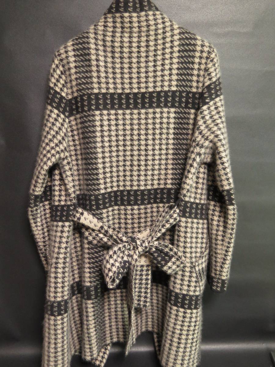 超美品　アレグレッツァ　上質ミンク、ラビット、ウール混紡ふわふわ中肉厚ニットコート　軽くて暖か ラビットファー調(furry doudou.&frasl;ファーリー ラビットファー調×ミンクファー調ふわとろブランケット140×200cm 新品 帽子付優しい雰囲気のカシミヤ混ウールフォックスファー付きポンチョ 肉厚毛皮ファー