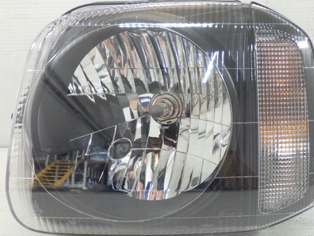 JB23W ジムニー H20年 左 ヘッドライト ハロゲン KOITO 100-32647 破損