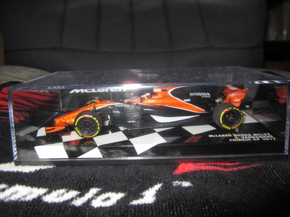ミニチャンプス 1⁄43 マクラーレン ホンダ MCL32 F.アロンソ 中国GP