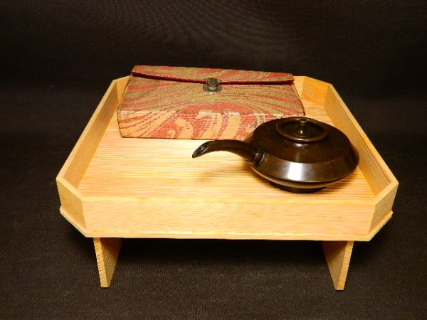 茶道具『花所望セット(へぎ入り花台＋唐銅花水次＋花 – | 木屋 日本橋
