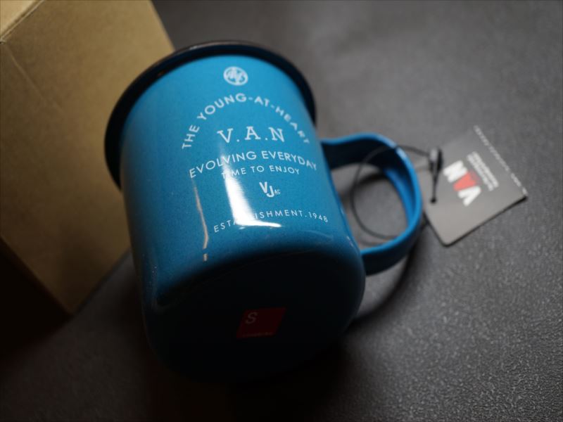 VANJACKETホーローマグカップ30年前のノベルティ未使用品 VANJACKETホーローマグカップ30年前のノベルティ未使用品 ホーロー