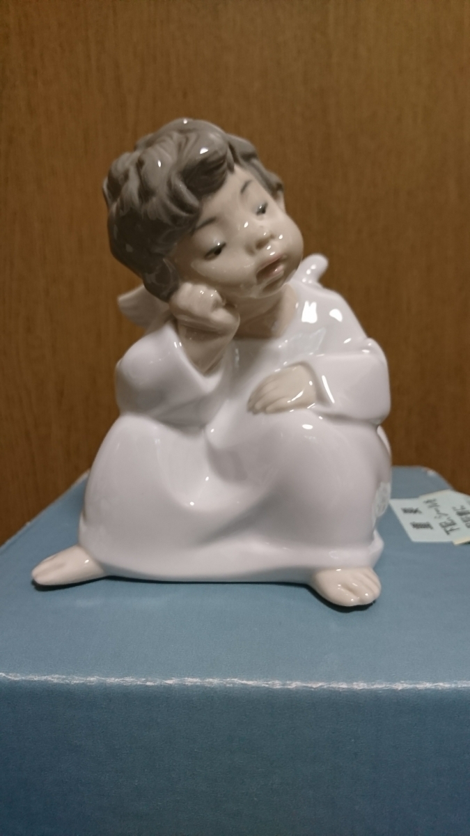 リヤドロ 天使の考えごと | リヤドロ公式オンライン LLADRO LLADRÓ