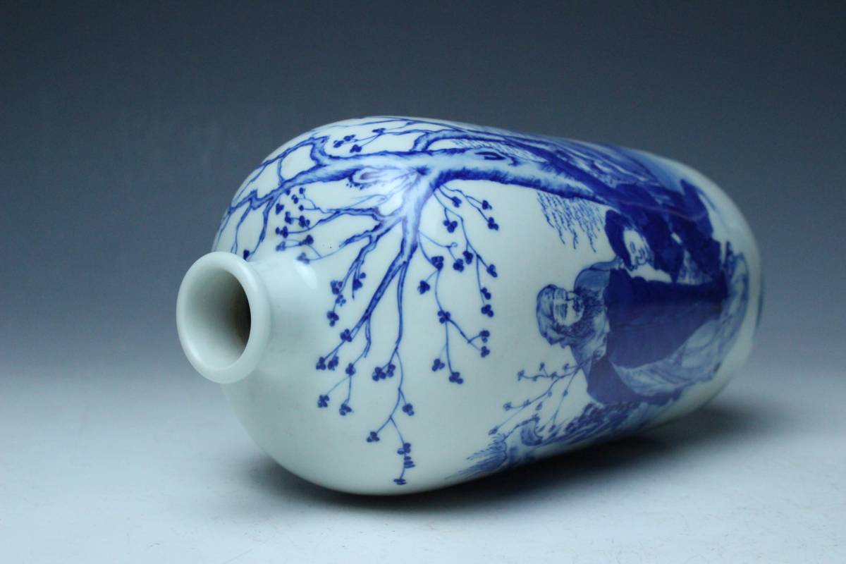 櫻】大清康煕年製 染付 人物図花瓶 花器 古美術品.k